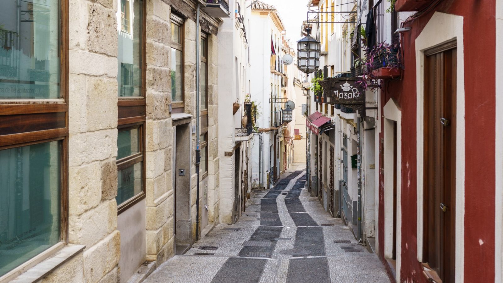 La Junta relaja las restricciones en Granada, que podrá reabrir la hostelería y el comercio no esencial