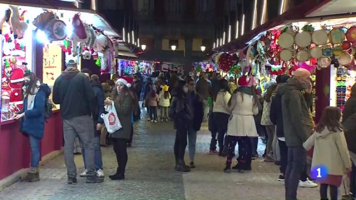 Telediario 1 - Paseamos por distintos puntos de España para disfrutar de las tradiciones navideñas