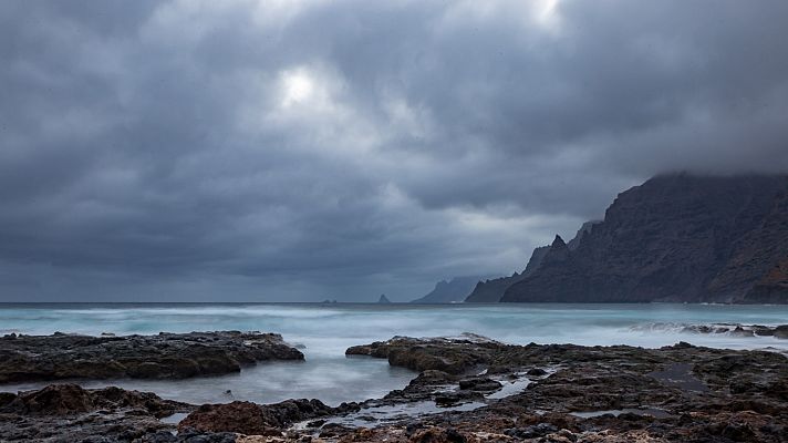 Lluvias fuertes en el oeste de Canarias y Cádiz con temporal en el Estrecho
