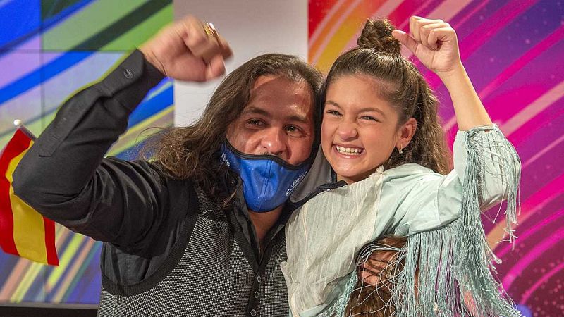 Sole monta una fiesta flamenca para celebrar su tercera posicin en Eurovisin Junior