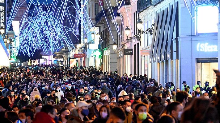 Telediario 1 - Aglomeraciones en las calles comerciales en el primer fin de semana de ambiente navideño