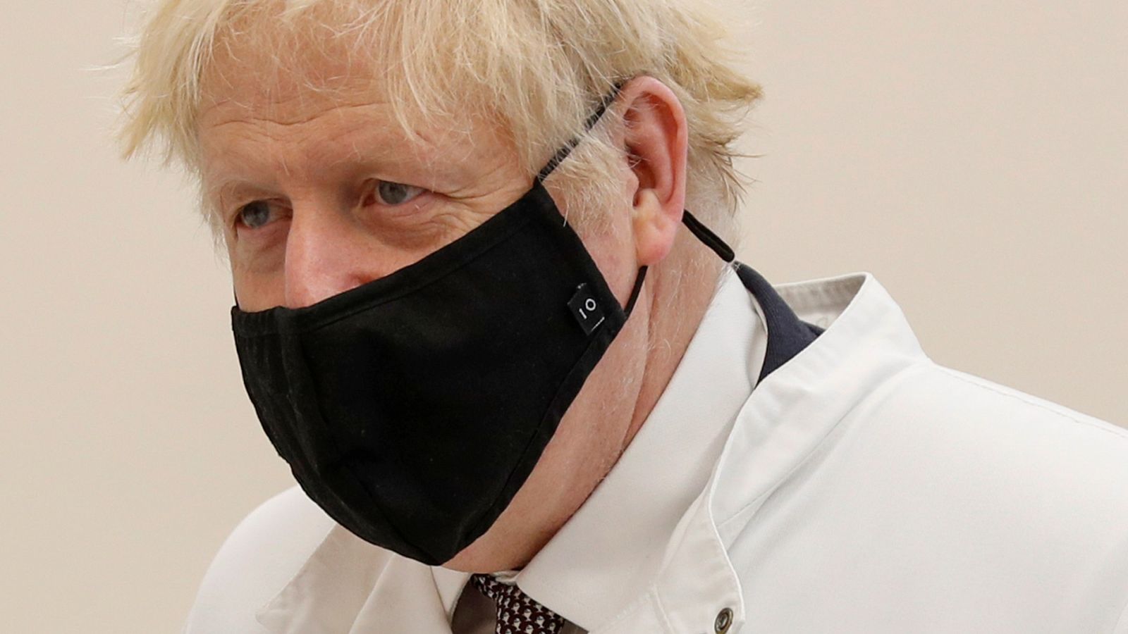 El plan de Boris Johnson para gestionar la pandemia podría ser rechazado por setenta diputados conservadores