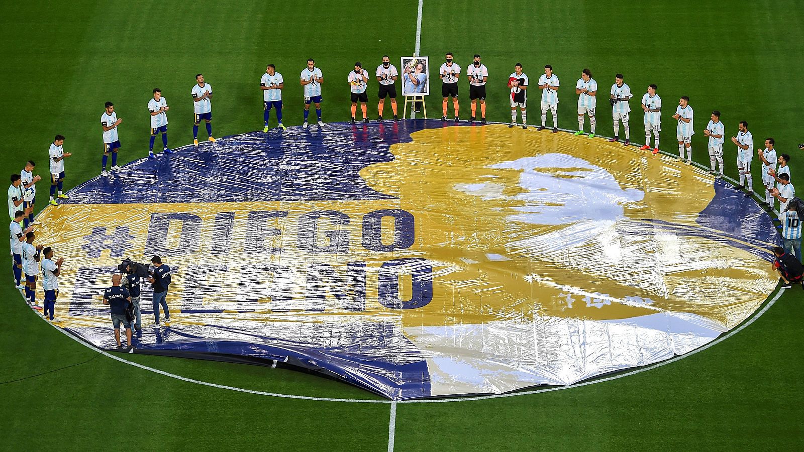 Boca Juniors, Newell's y el Nápoles rinden homenajes a Maradona