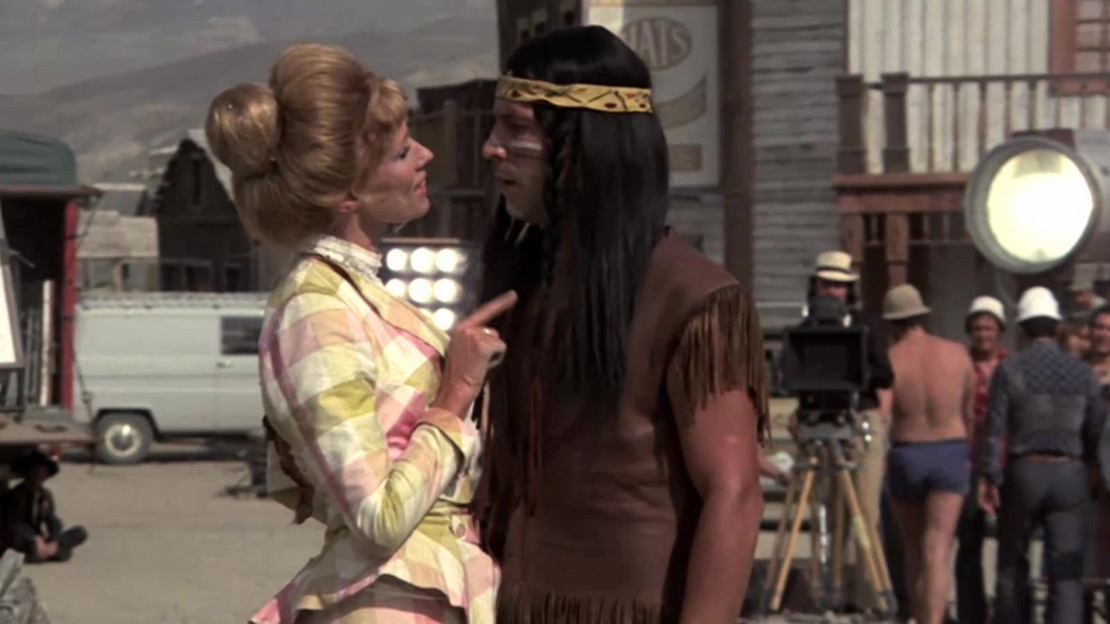 Los camioneros - Con los indios en el desierto - ver ahora