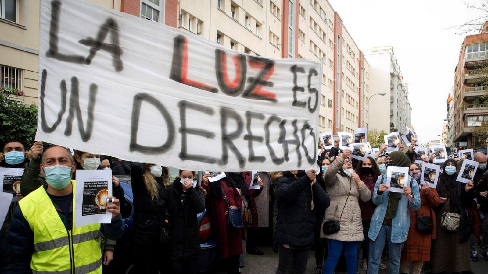 Más de 4.000 vecinos de la Cañada Real llevan dos meses sin luz