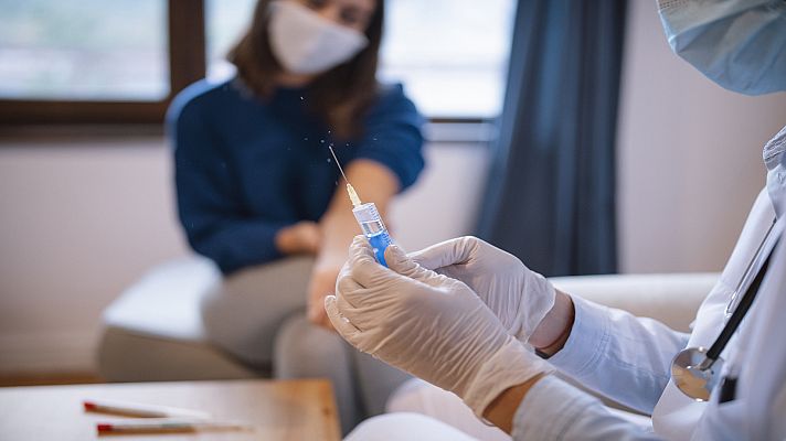 ¿Es legal en España que una empresa me obligue a vacunarme? 