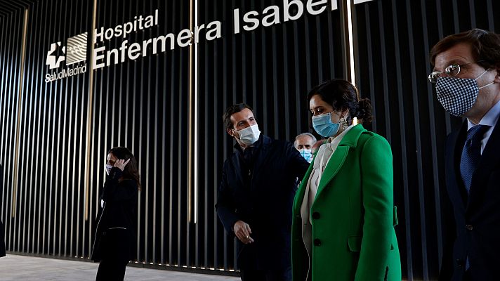 Telediario 1 - Ayuso inaugura el Hospital Isabel Zendal entre protestas por la falta de contratación de sanitarios