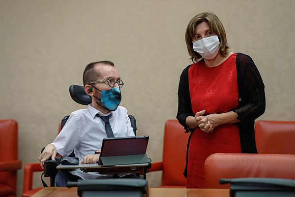 Telediario 1 - El juez ordena investigar los pagos de Podemos a Neurona