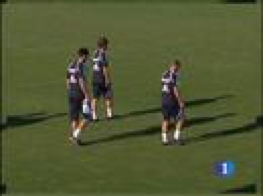  - Sneijder, arropado por el equipo