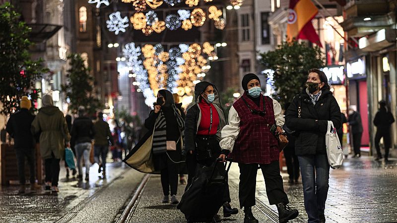 Turquía registra más de 32.000 casos de COVID-19 en un día, récord en la pandemia