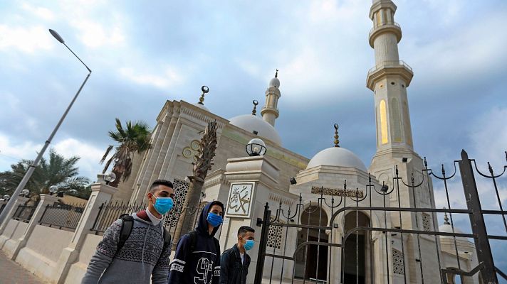 Telediario 1 - Gaza endurece las restricciones ante el avance de los contagios de COVID-19