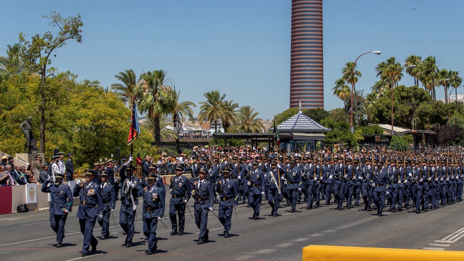 271 militares retirados advierten en una declaración pública del "deterioro de la democracia"