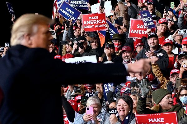 Trump insiste en que será el ganador final de las elecciones en su primer mitin poselectoral