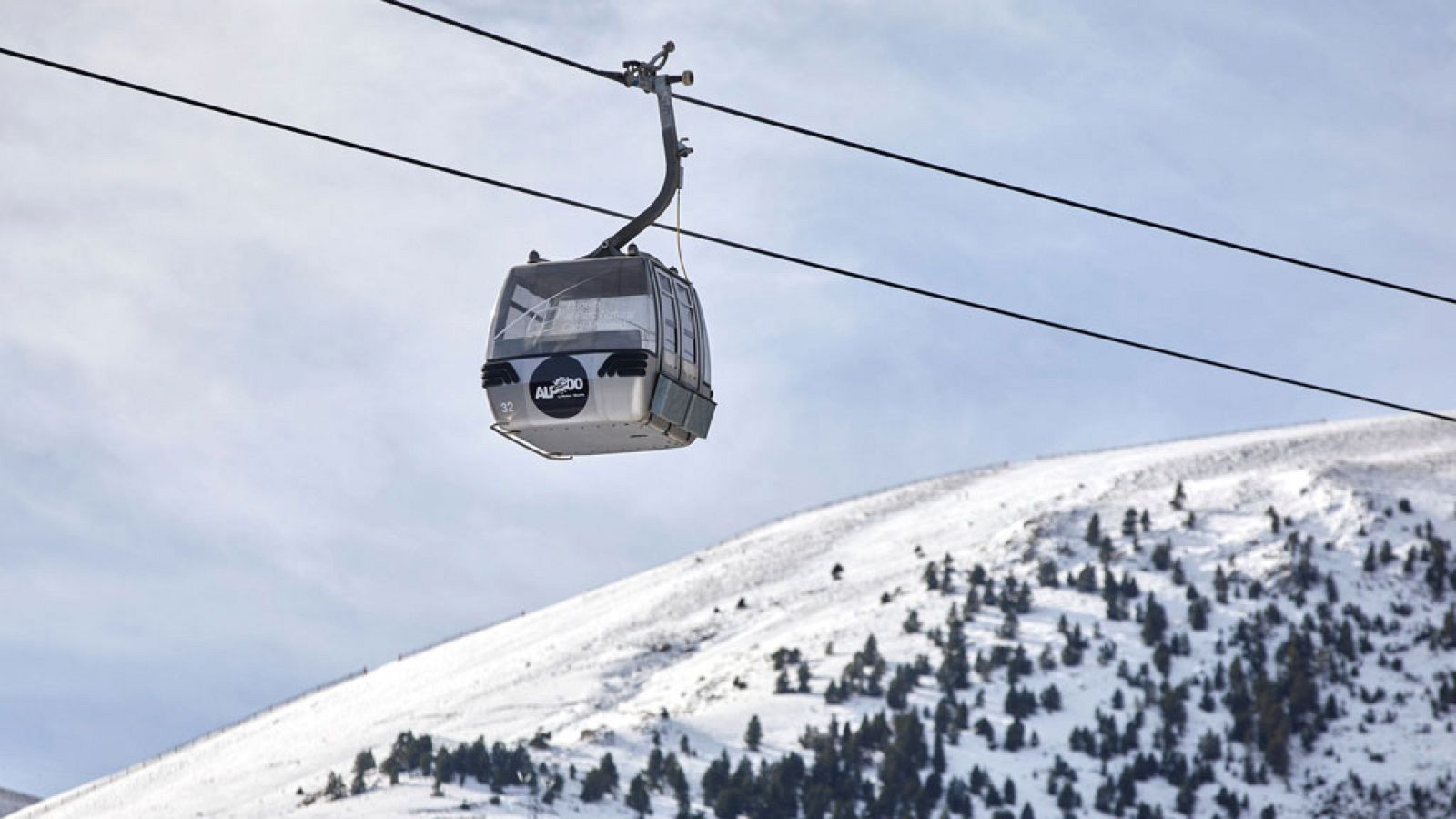 El fuerte temporal activa las alertas en catorce comunidades