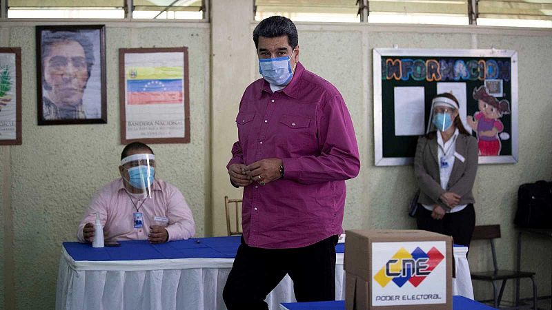 Los venezolanos votan a cuentagotas en unas elecciones parlamentarias cuestionadas