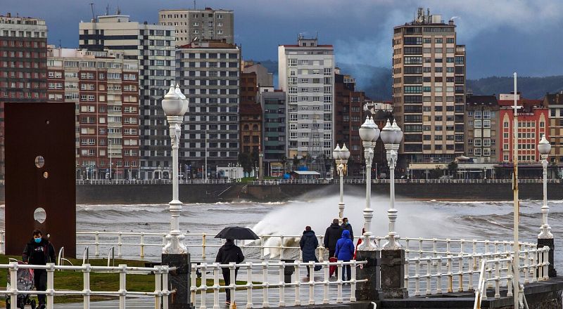 La borrasca Ernest se despide de España con nieve y fuerte oleaje 