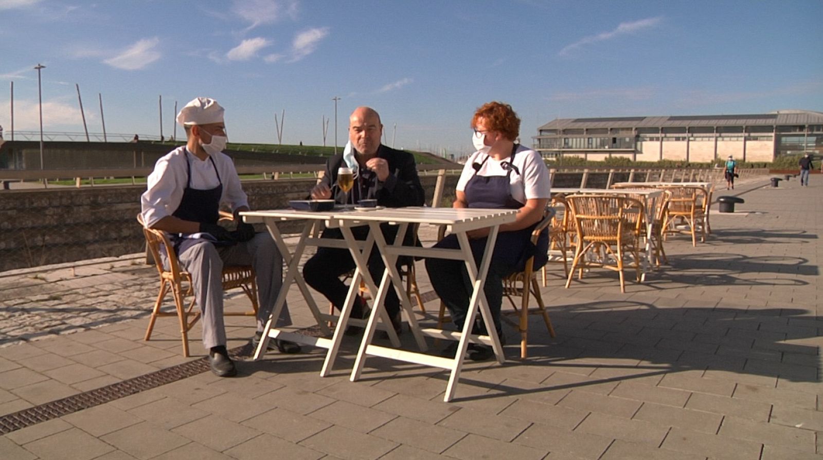 Aquí la Tierra - ¿Qué diferencia hay entre un congrio y un cabracho? ¡La nueva misión de Antonio Resines!