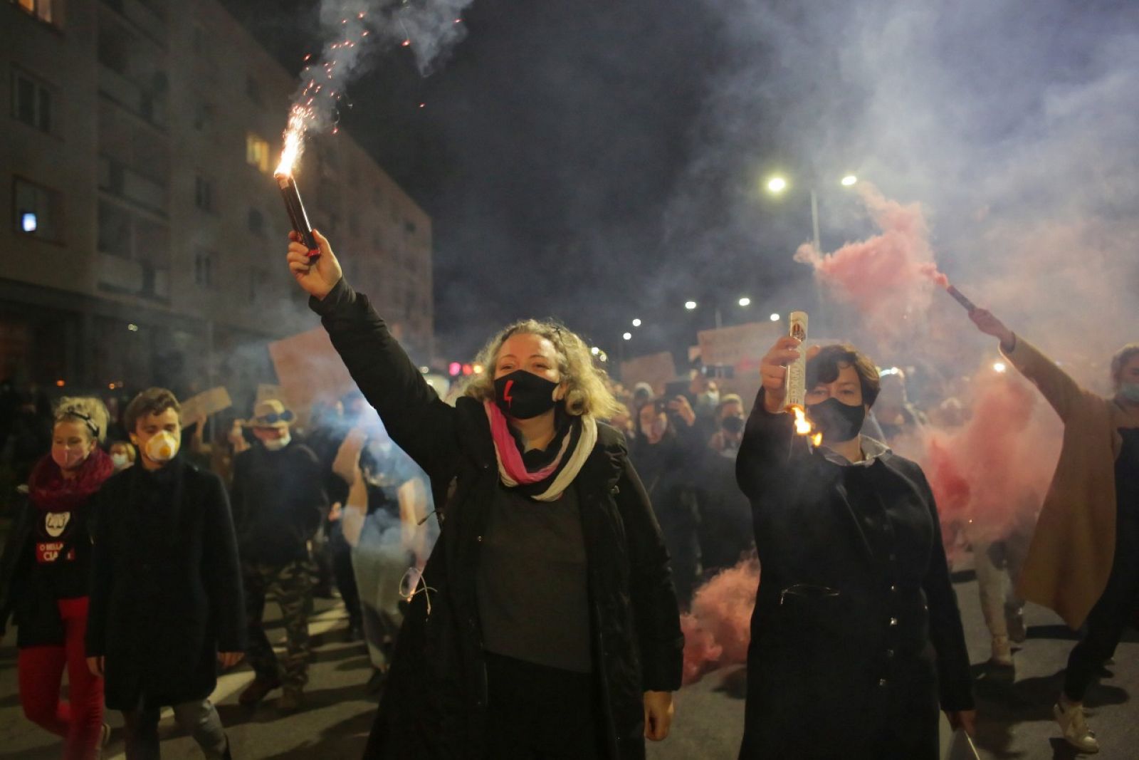 El aborto divide a los polacos y enciende la calle