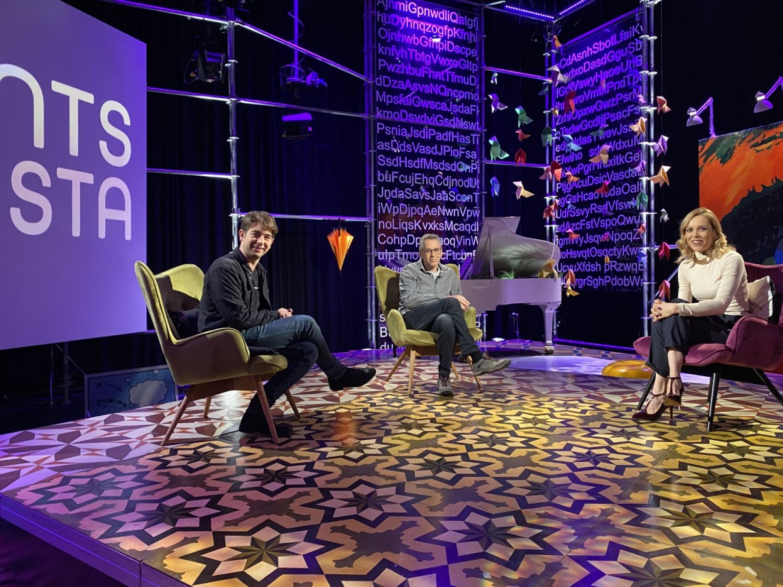 Punts de vista - L'obra de teatre 'Mètode Grönholm', el grup La La Love you i Ana Mena