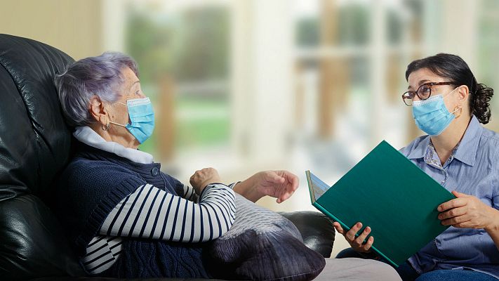 Telediario 1 - Espacios seguros para visitar a familiares en residencias