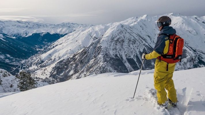 Telediario 1 - La pandemia condiciona el arranque de la temporada de esquí