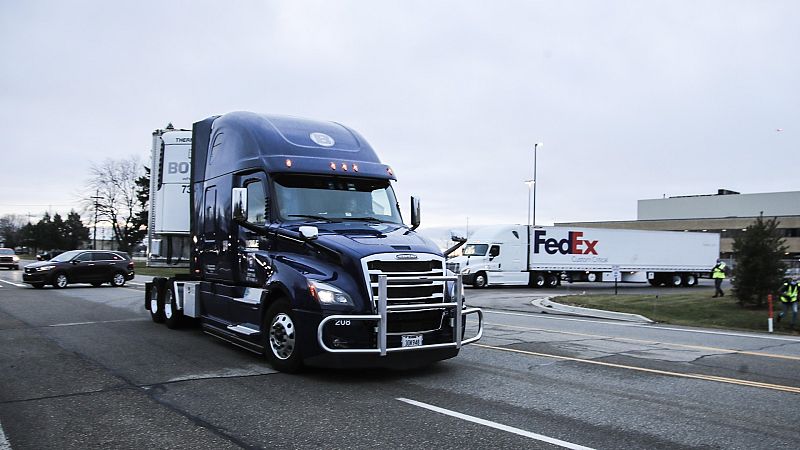 Estados Unidos comienza a distribuir la vacuna de Pfizer