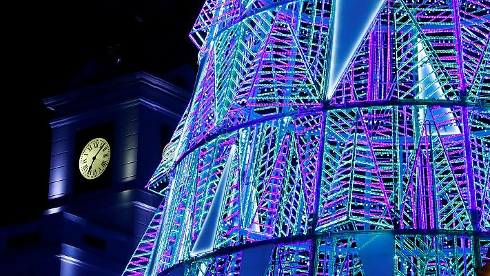 Telediario 1 - El reloj de la Puerta del Sol se pone a punto para despedir el año de la pandemia