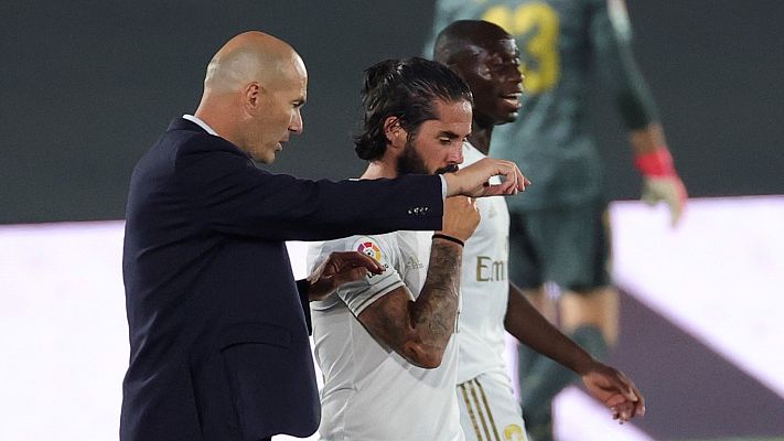 Telediario 1 - Zidane admite que no está dando a Isco "oportunidades para demostrar lo bueno que es"