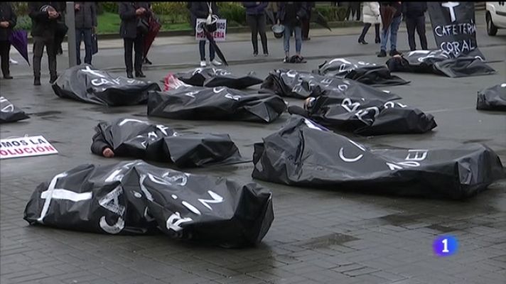 Telexornal - Galicia - Hostaleiros de Pontevedra, Poio e Marín representan a agonía do sector para reclamar un plan de rescate