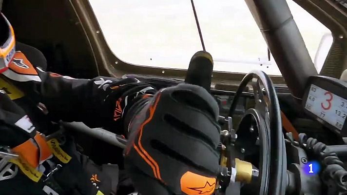 Telediario 1 - Dakar 2021 | Isidre Esteve presenta su Toyota para el Dakar 2021