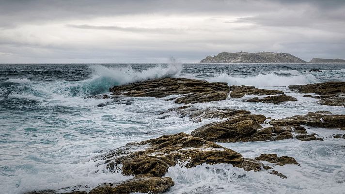 El tiempo - Viento fuerte en el litoral de Galicia, cordillera Cantábrica y Pirineo occidental. Precipitaciones fuertes o persistentes en el oeste de Galicia, norte de Extremadura y área del Estrecho