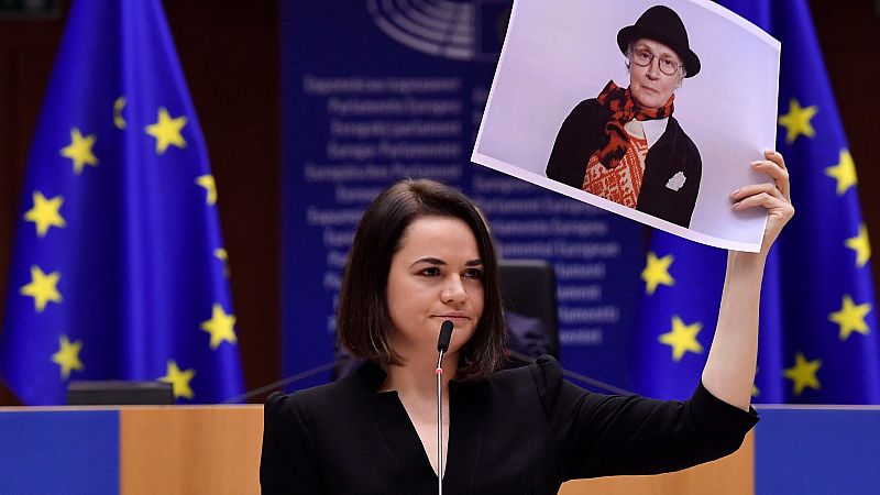El Parlamento Europeo galardona a la oposición bielorrusa con el premio Sájarov