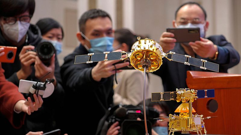Llegan a la Tierra los dos kilos de roca recogidos en la Luna por una misión espacial china