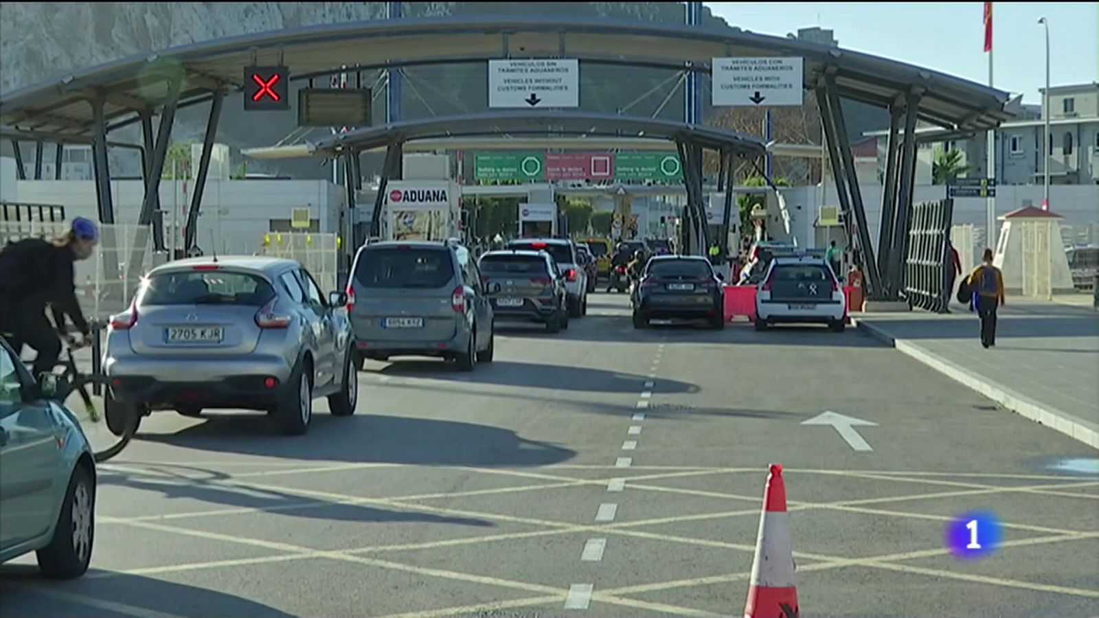 Incertidumbre entre los vecinos del Campo de Gibraltar sobre qué ocurrirá en la Verja una vez finalice el período de transición del Brexit.