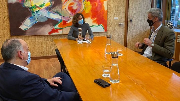 Telediario 1 - Irene Lozano debate con LaLiga y la ACB el retorno del público a los estadios y pabellones