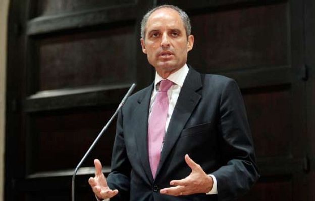  - Camps remodela el Gobierno