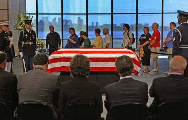  - Comienza el adiós a Ted Kennedy