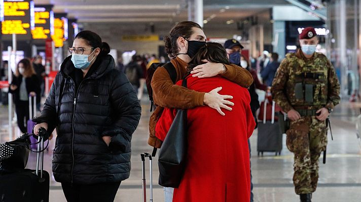 Telediario 1 - Italia endurece sus medidas y decreta un confinamiento casi total para las navidades