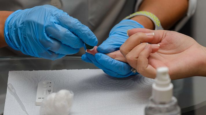 Telediario 1 - Aumenta la demanda de test antígenos a domicilio de cara a Navidad