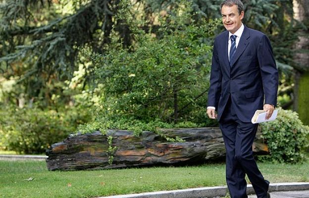  - Vuelve la actividad política