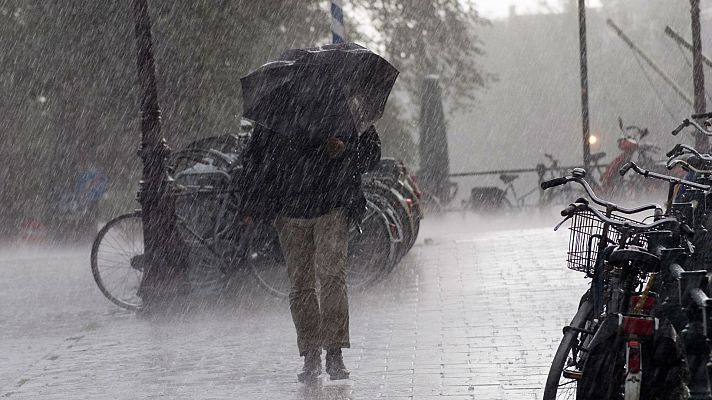 El tiempo - En Galicia y sobre todo de madrugada, lluvias persistentes en el oeste