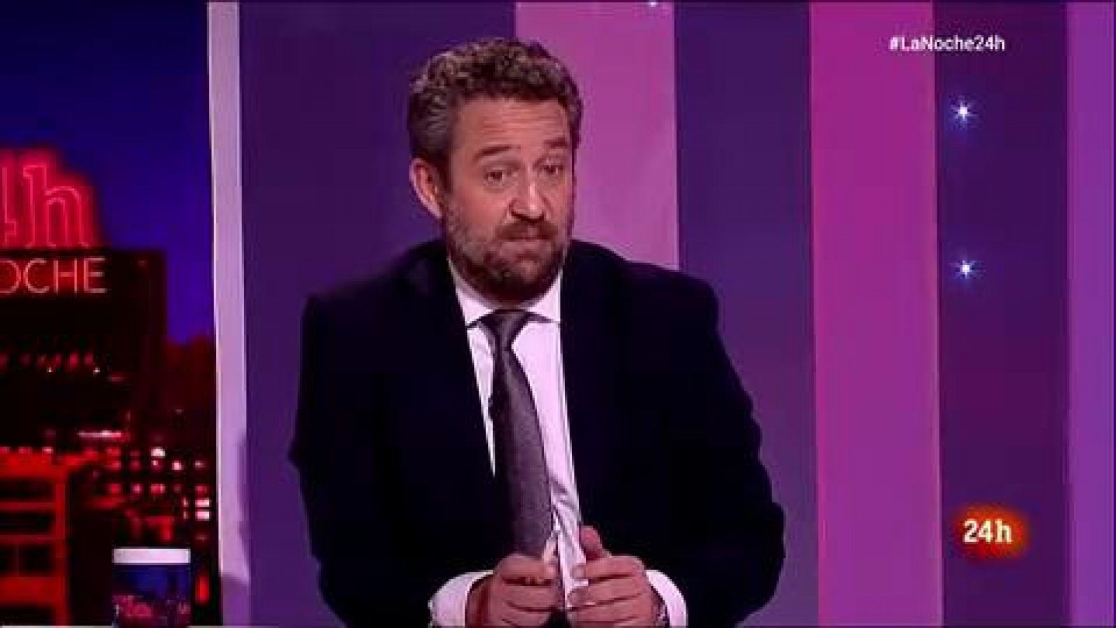 Jaime de Olano (PP), sobre el cierre al Reino Unido: "Llegar 24 horas tarde es importante" - La noche en 24h | Ver