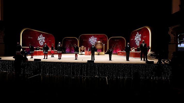 Telediario 1 - Las anécdotas del Sorteo de la Lotería de Navidad 2020: una bola atascada, mascarillas y niños emocionados