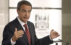 Zapatero: "Los cambios, subidas o bajadas de impuestos serán limitados y temporales"