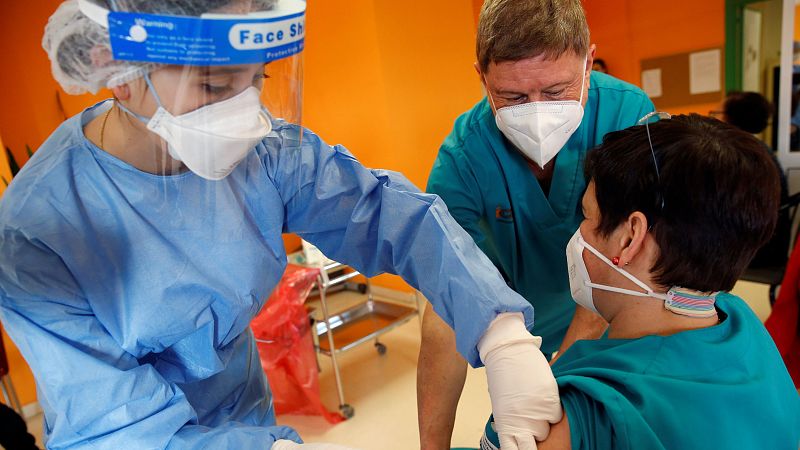 Coronavirus - Las residencias, preparadas para recibir las primeras dosis de la vacuna - Telediario 1 | Ver