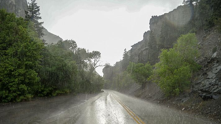 Precipitaciones localmente fuertes de madrugada en el oeste de Galicia.