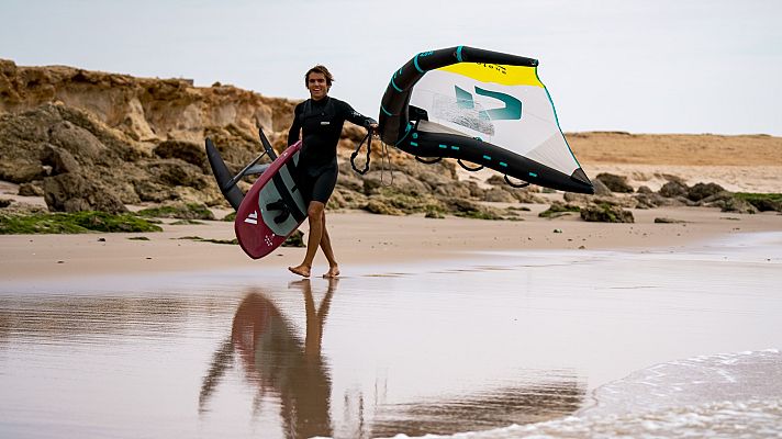 Jerome Cloetens ensaya en Dakhla todas las disciplinas del kitesurf