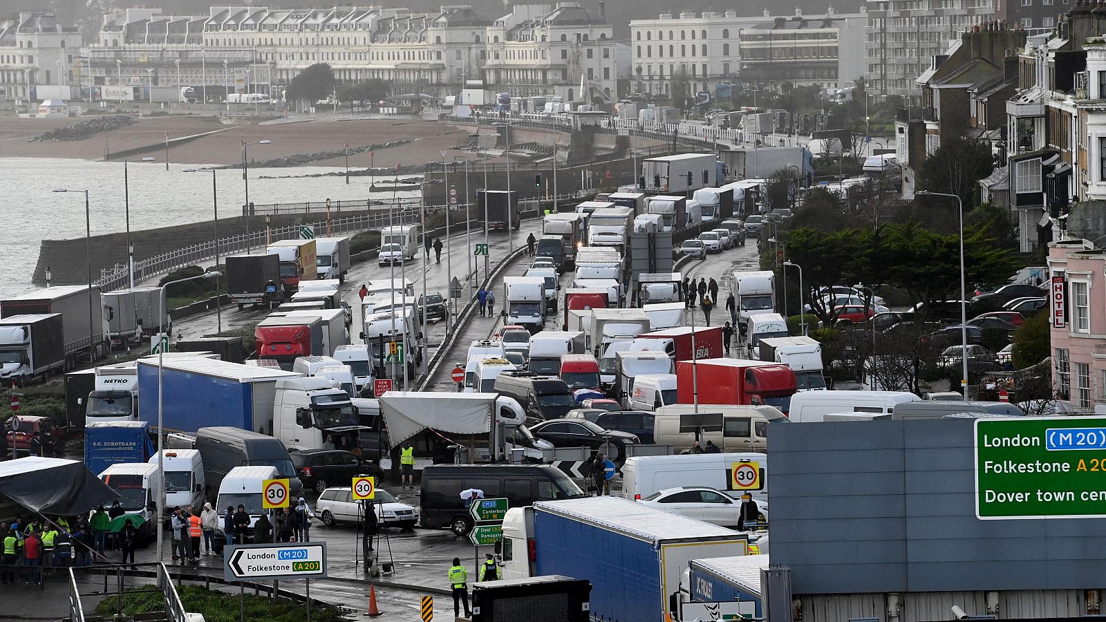 Coronavirus - Los camioneros españoles se sienten desamparados en mitad del caos