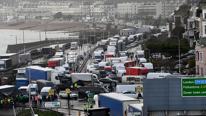 Los camioneros españoles se sienten desamparados en mitad del caos