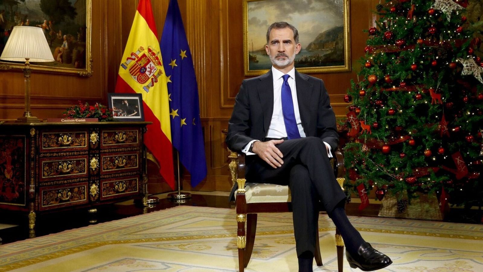 Felipe VI: "Ni el virus ni la crisis nos van a doblegar" - Especiales informativos | Ver